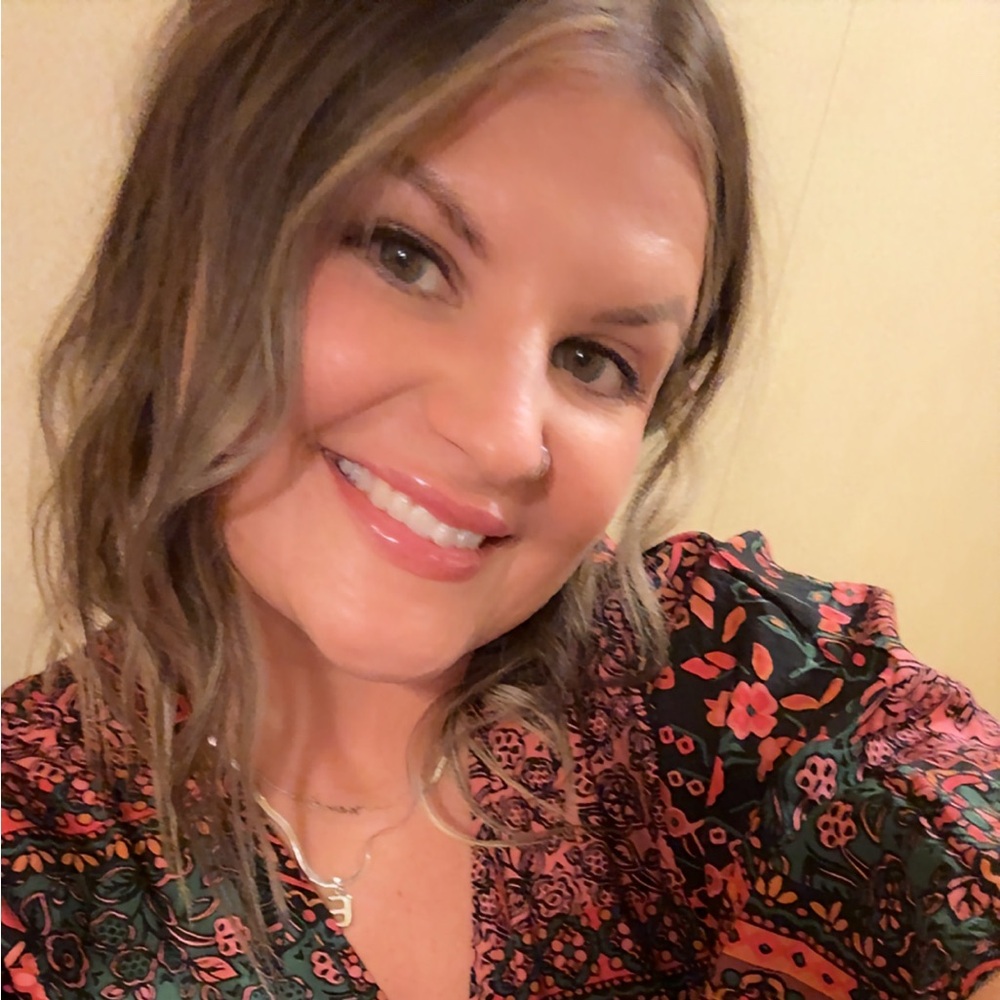 Meet your Posher, Caitlin